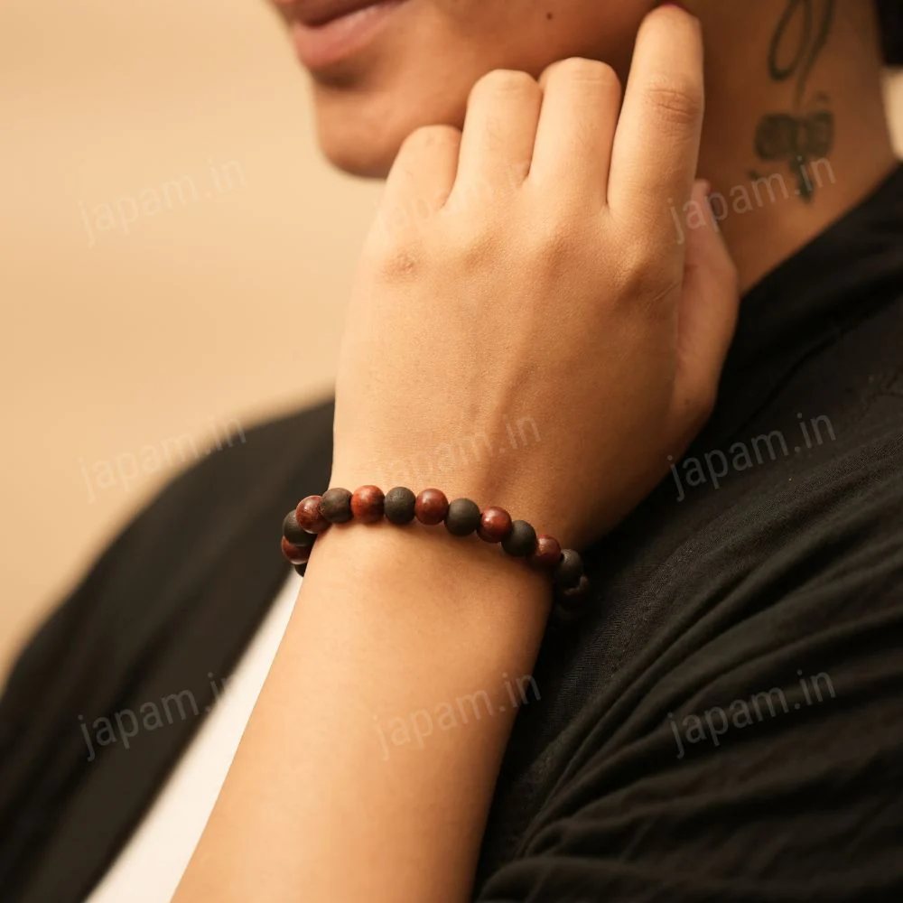 Dual Energy Band with Sandalwood and Karungali Beads - Image 2