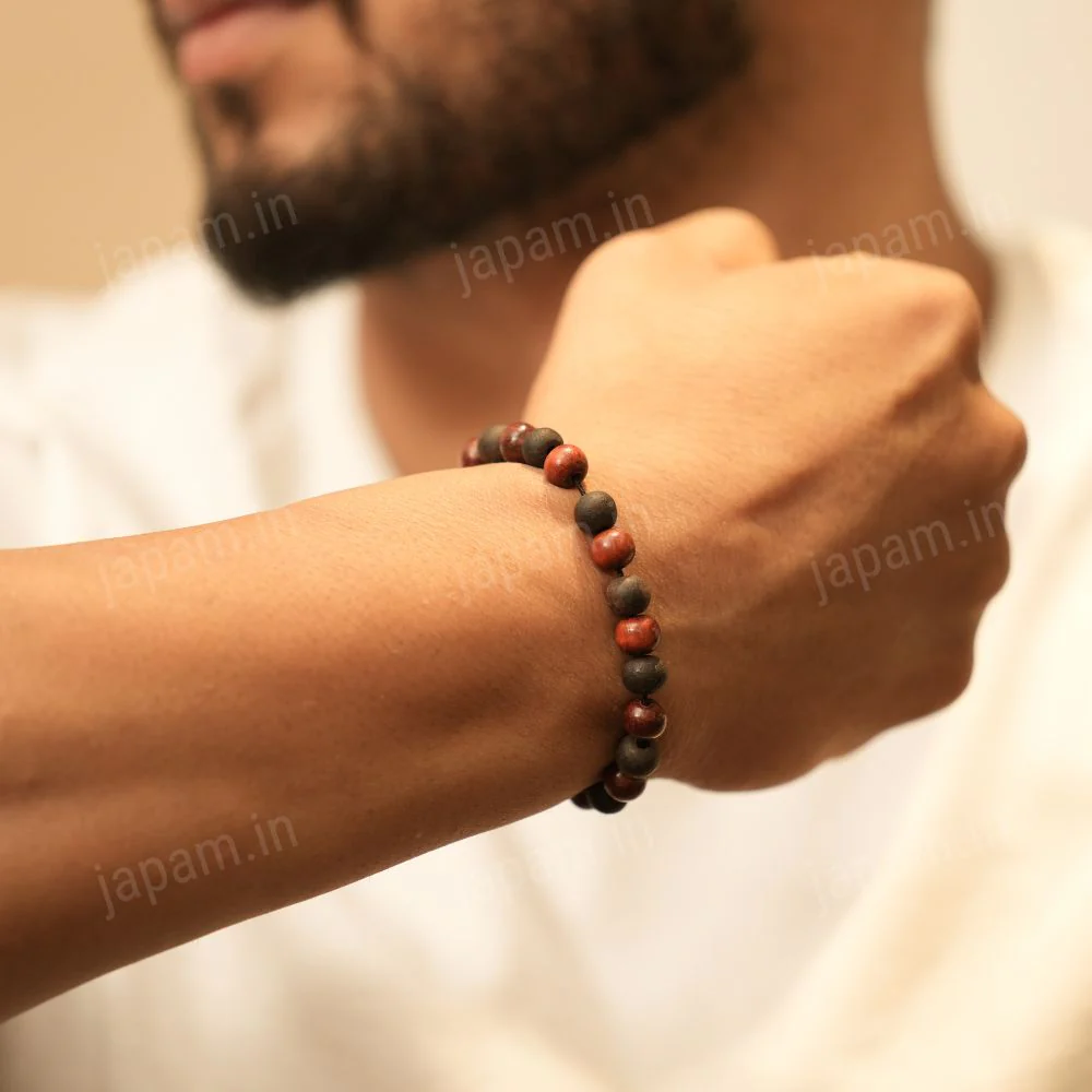 Dual Energy Band with Sandalwood and Karungali Beads - Image 3
